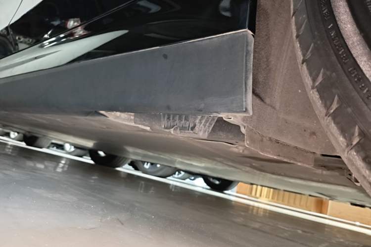 Used BMW i3 2024 eDrive 35 L Left Side Sill