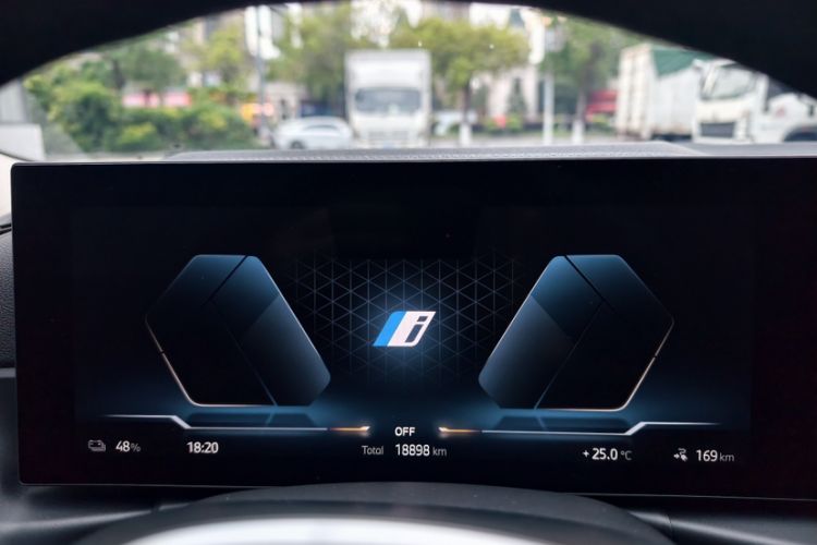Used BMW i3 2024 eDrive 35 L Odometer Close Up