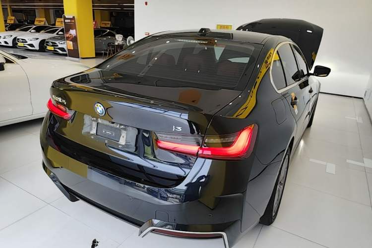 Used BMW i3 2024 eDrive 35 L Rear Right 45 Deg