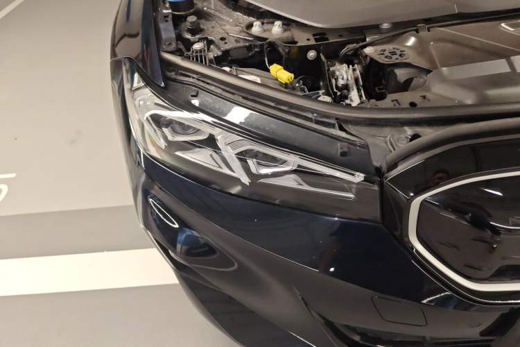 Used BMW i3 2024 eDrive 40 L Midnight Edition Right Front Headlight