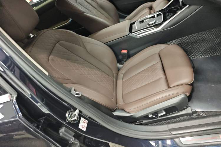 Used BMW i3 2024 eDrive 35 L Right Front Seat