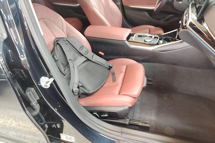 Used BMW i3 2024 eDrive 35 L Right Front Seat