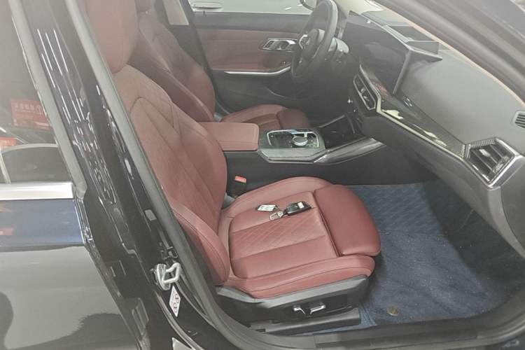 Used BMW i3 2024 eDrive 35 L Right Front Seat
