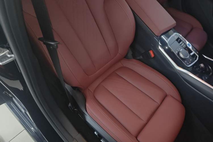 Used BMW i3 2024 eDrive 35 L Right Front Seat
