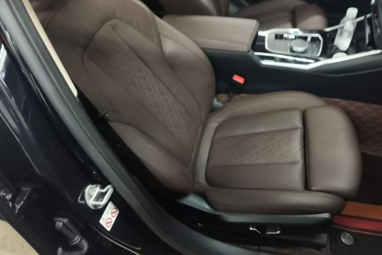 Used BMW i3 2024 eDrive 35 L Right Front Seat