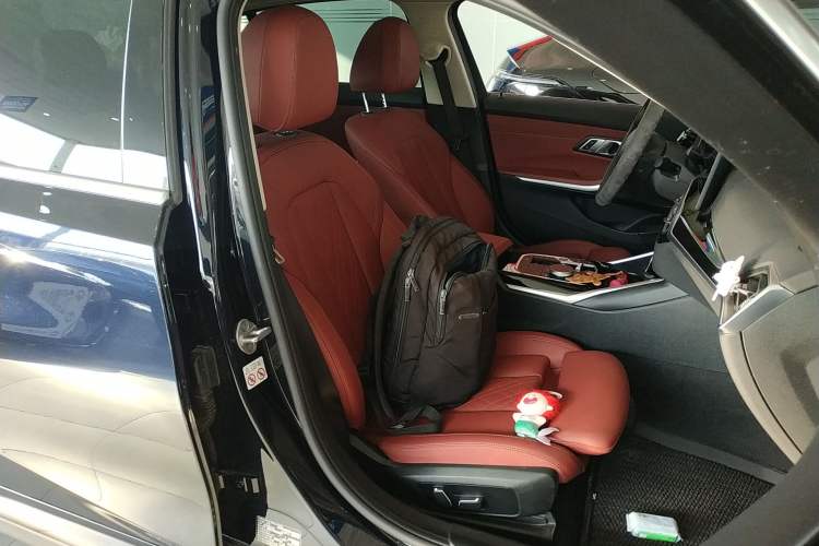 Used BMW i3 2024 eDrive 35 L Right Front Seat