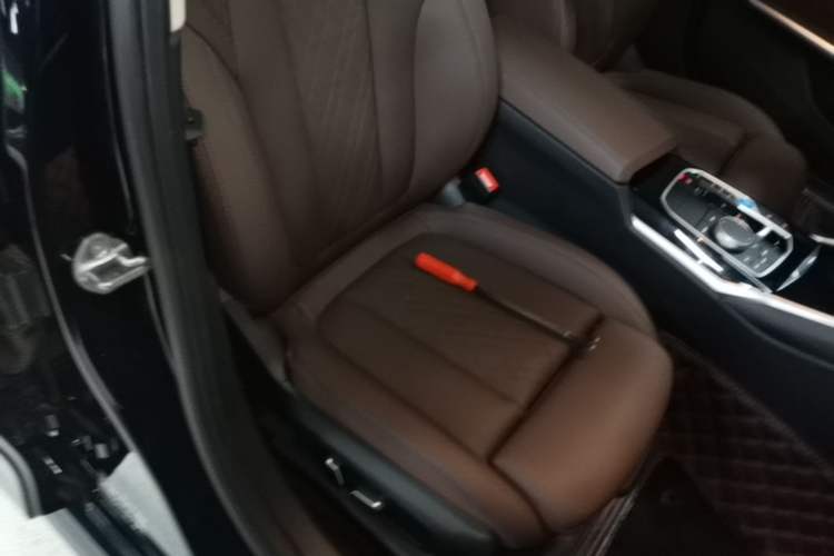 Used BMW i3 2024 eDrive 35 L Right Front Seat