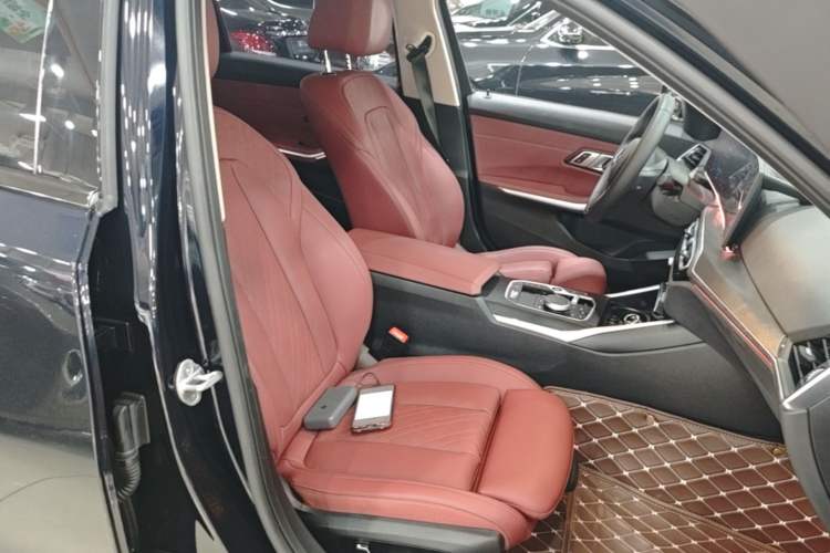 Used BMW i3 2024 eDrive 35 L Right Front Seat