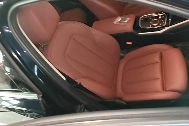 Used BMW i3 2024 eDrive 35 L Right Front Seat