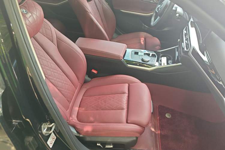 Used BMW i3 2024 eDrive 35 L Right Front Seat
