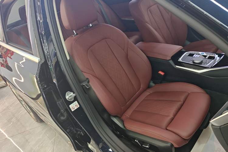 Used BMW i3 2024 eDrive 35 L Right Front Seat