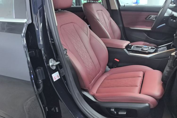 Used BMW i3 2024 eDrive 35 L Right Front Seat