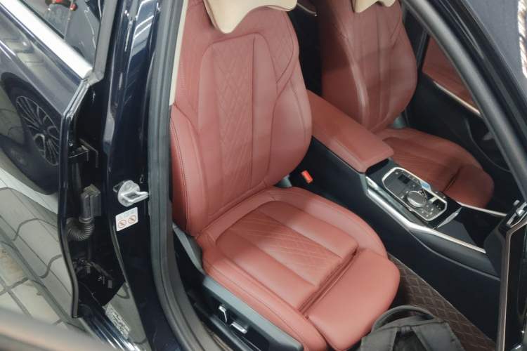 Used BMW i3 2024 eDrive 35 L Right Front Seat