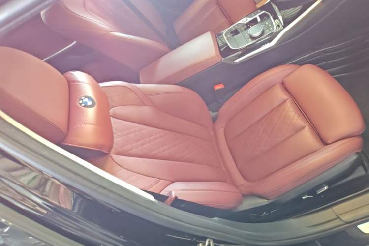 Used BMW i3 2024 eDrive 35 L Right Front Seat