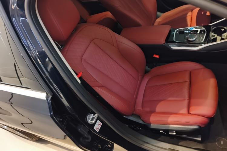 Used BMW i3 2024 eDrive 35 L Right Front Seat