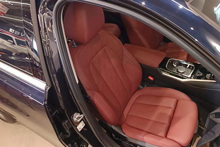 Used BMW i3 2024 eDrive 35 L Right Front Seat