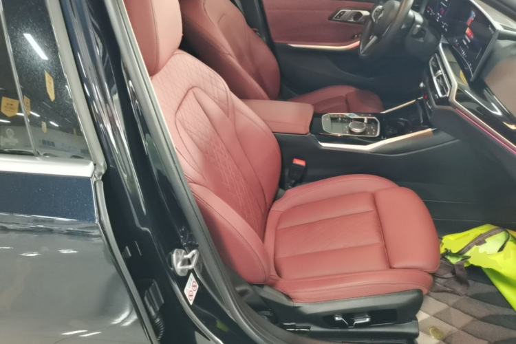 Used BMW i3 2024 eDrive 35 L Right Front Seat