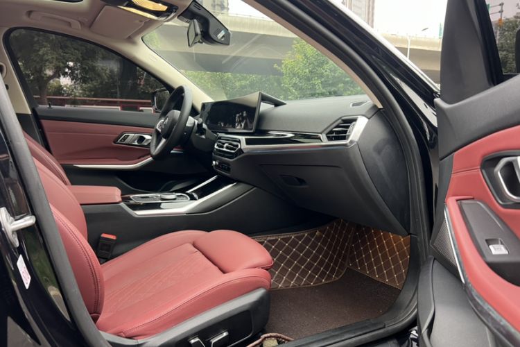 Used BMW i3 2024 eDrive 35 L Right Front Seat