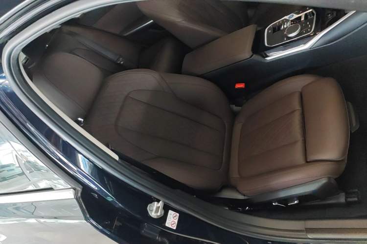 Used BMW i3 2024 eDrive 35 L Right Front Seat