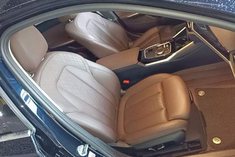 Used BMW i3 2024 eDrive 35 L Right Front Seat