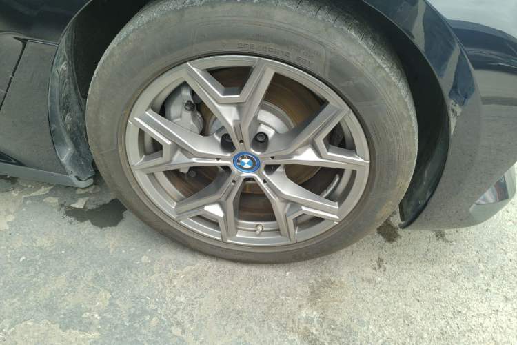 Used BMW i3 2024 eDrive 35 L Right Front Wheel Hub