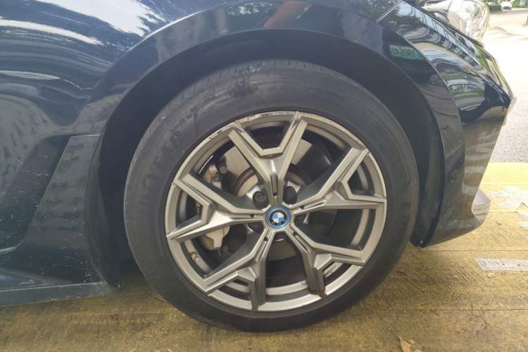 Used BMW i3 2024 eDrive 35 L Right Front Wheel Hub