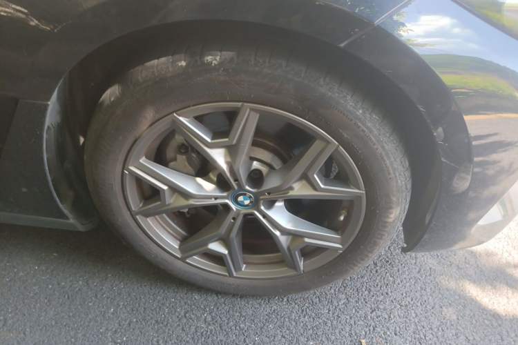 Used BMW i3 2024 eDrive 35 L Right Front Wheel Hub