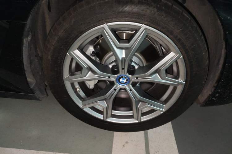 Used BMW i3 2024 eDrive 35 L Right Front Wheel Hub