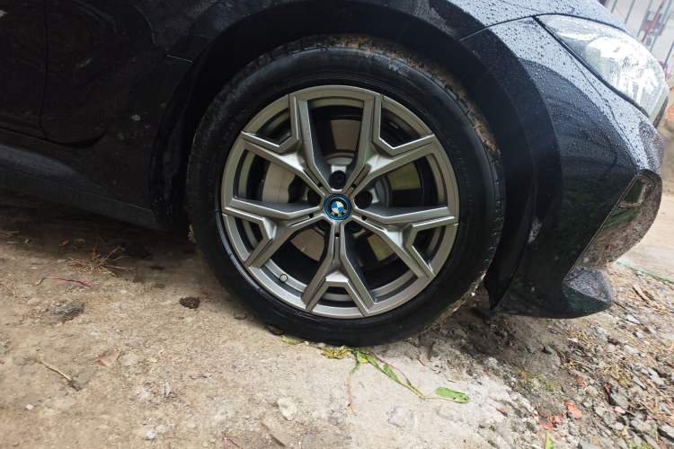 Used BMW i3 2024 eDrive 35 L Right Front Wheel Hub