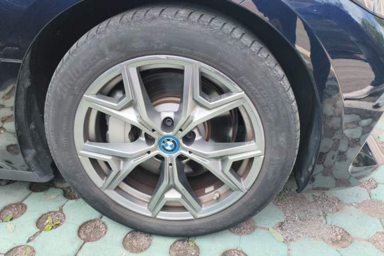 Used BMW i3 2024 eDrive 35 L Right Front Wheel Hub