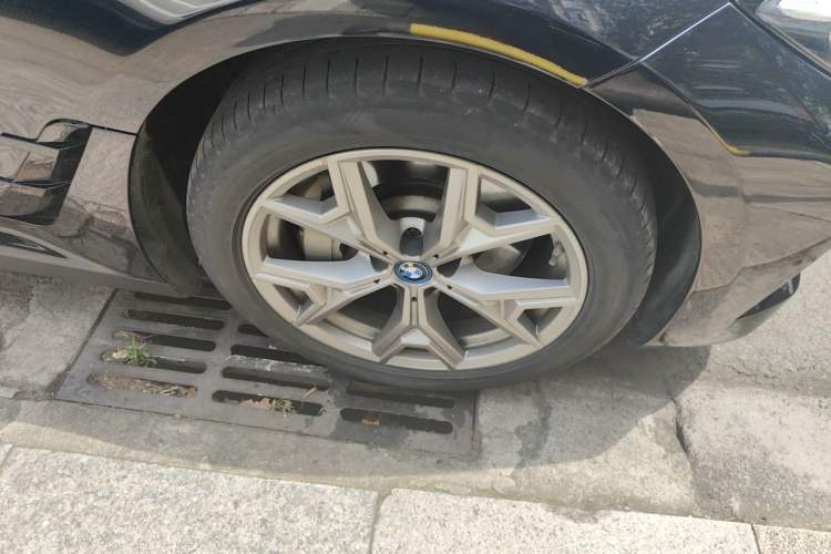 Used BMW i3 2024 eDrive 35 L Right Front Wheel Hub