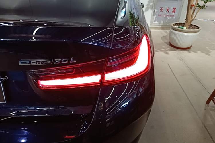 Used BMW i3 2024 eDrive 35 L Right Rear Taillight