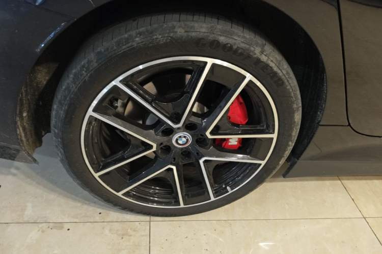 Used BMW i3 2024 eDrive 40 L Midnight Sports Package Right Rear Wheel Hub