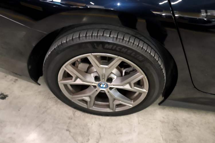 Used BMW i3 2024 eDrive 35 L Right Rear Wheel Hub