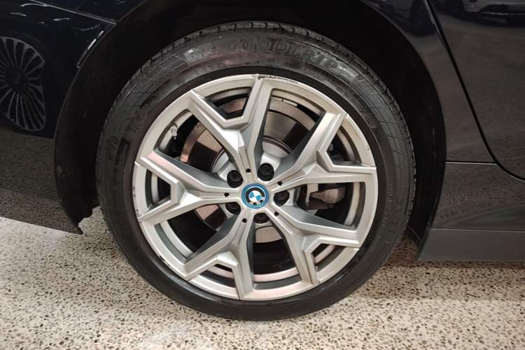Used BMW i3 2024 eDrive 35 L Right Rear Wheel Hub
