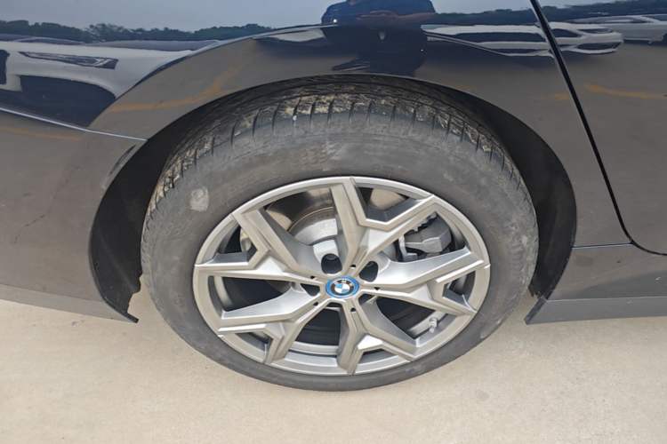 Used BMW i3 2024 eDrive 35 L Right Rear Wheel Hub