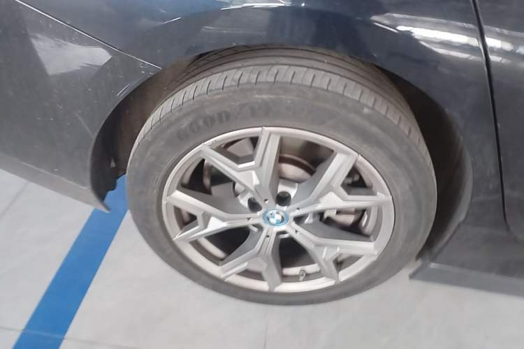 Used BMW i3 2024 eDrive 35 L Right Rear Wheel Hub