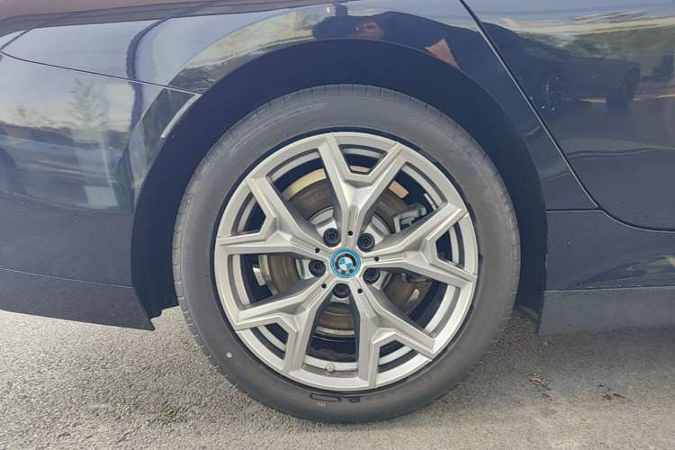 Used BMW i3 2024 eDrive 35 L Right Rear Wheel Hub