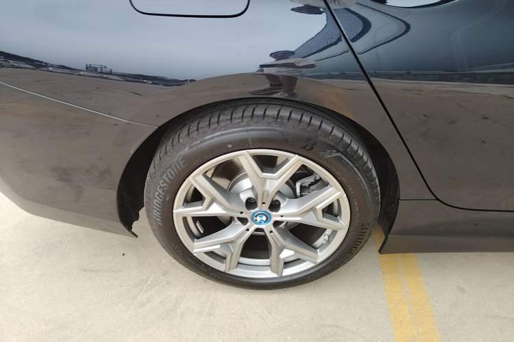 Used BMW i3 2024 eDrive 35 L Right Rear Wheel Hub