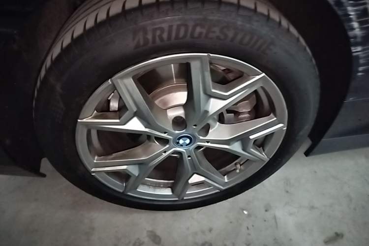 Used BMW i3 2024 eDrive 35 L Right Rear Wheel Hub