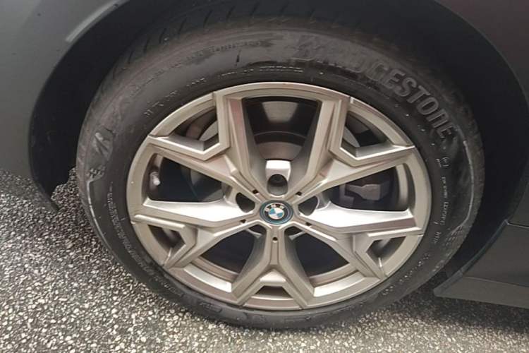 Used BMW i3 2024 eDrive 35 L Right Rear Wheel Hub