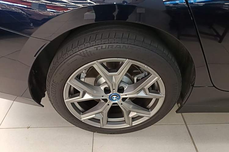 Used BMW i3 2024 eDrive 35 L Right Rear Wheel Hub
