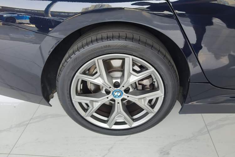 Used BMW i3 2024 eDrive 35 L Right Rear Wheel Hub