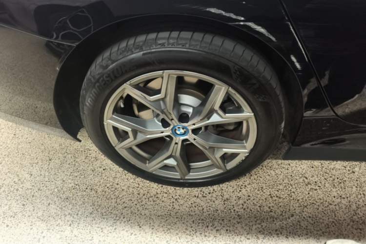 Used BMW i3 2024 eDrive 35 L Right Rear Wheel Hub