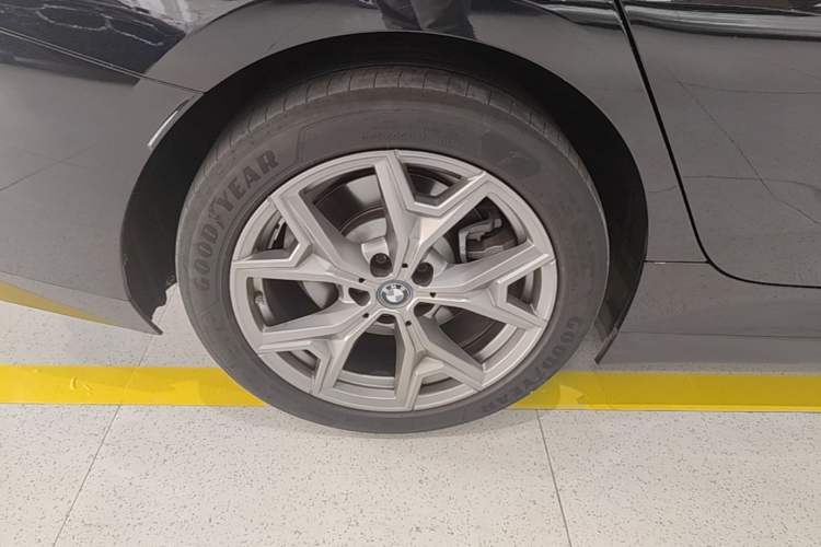 Used BMW i3 2024 eDrive 35 L Right Rear Wheel Hub