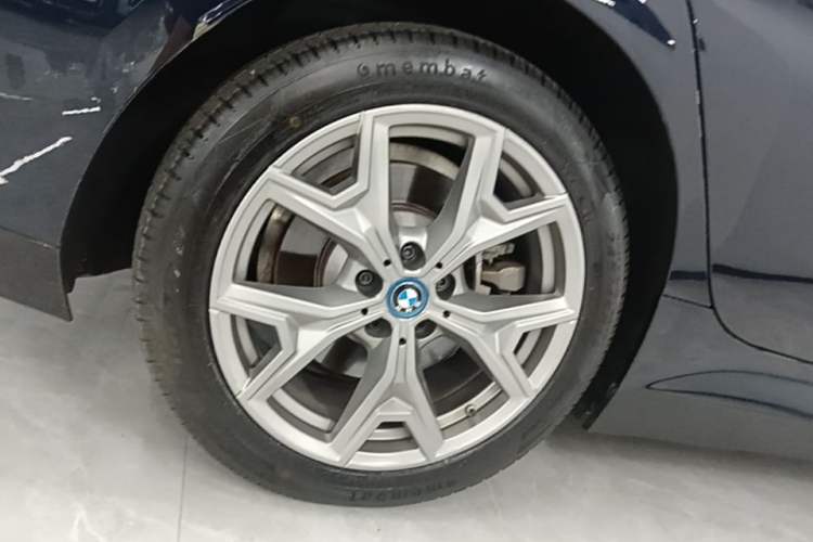 Used BMW i3 2024 eDrive 35 L Right Rear Wheel Hub