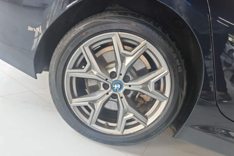 Used BMW i3 2024 eDrive 35 L Right Rear Wheel Hub