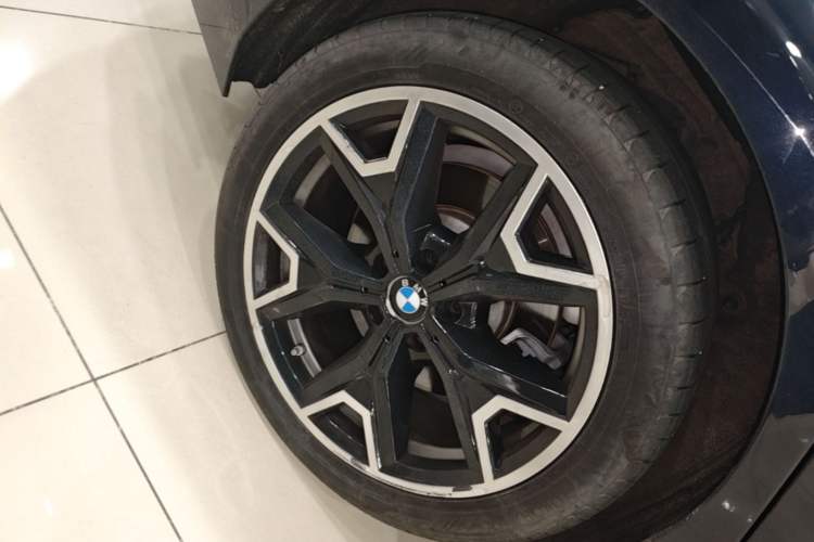 Used BMW i3 2024 eDrive 35 L Right Rear Wheel Hub