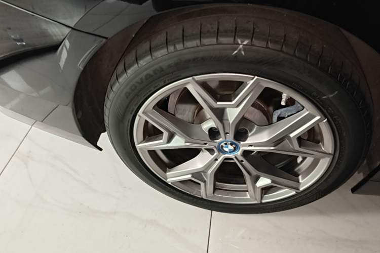 Used BMW i3 2024 eDrive 35 L Right Rear Wheel Hub