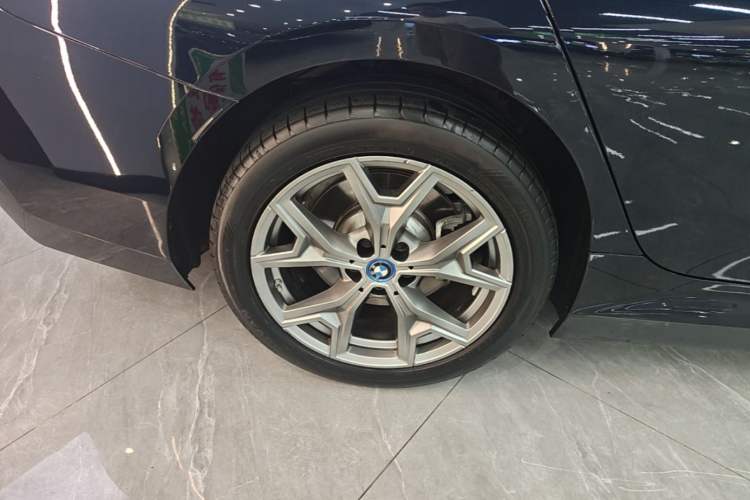 Used BMW i3 2024 eDrive 35 L Right Rear Wheel Hub